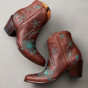 OVERLAND Reese Handcrafted Western Ankle Boots Size 8 Floral Embroidered